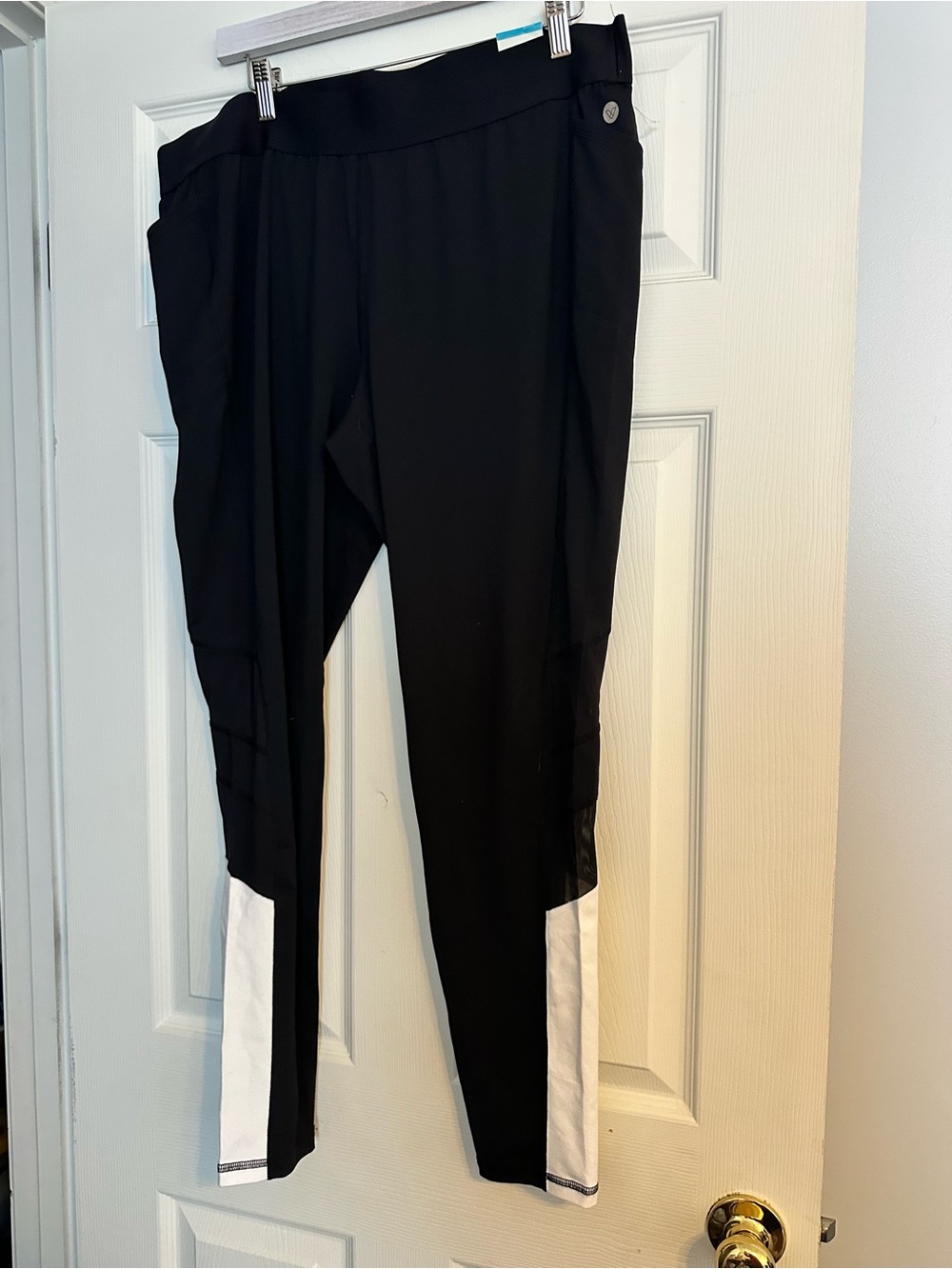 NWT Livi Active Black Wicking Leggings